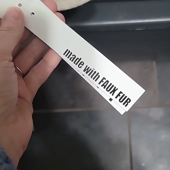 NWT D.E.T.A.I.L.S I.N.C Cozy Beige Hooded Coat with Plaid Scarf Faux Fur Size 3X - Picture 4 of 10